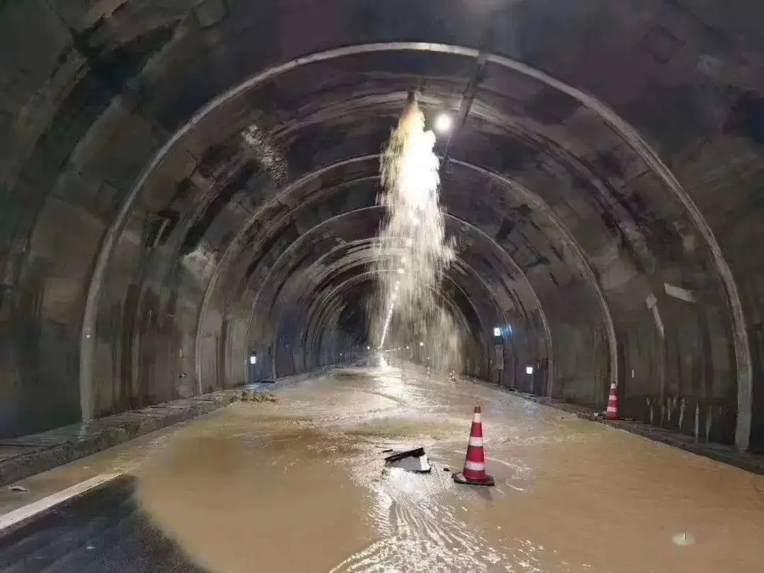 雨城隧道渗水治理